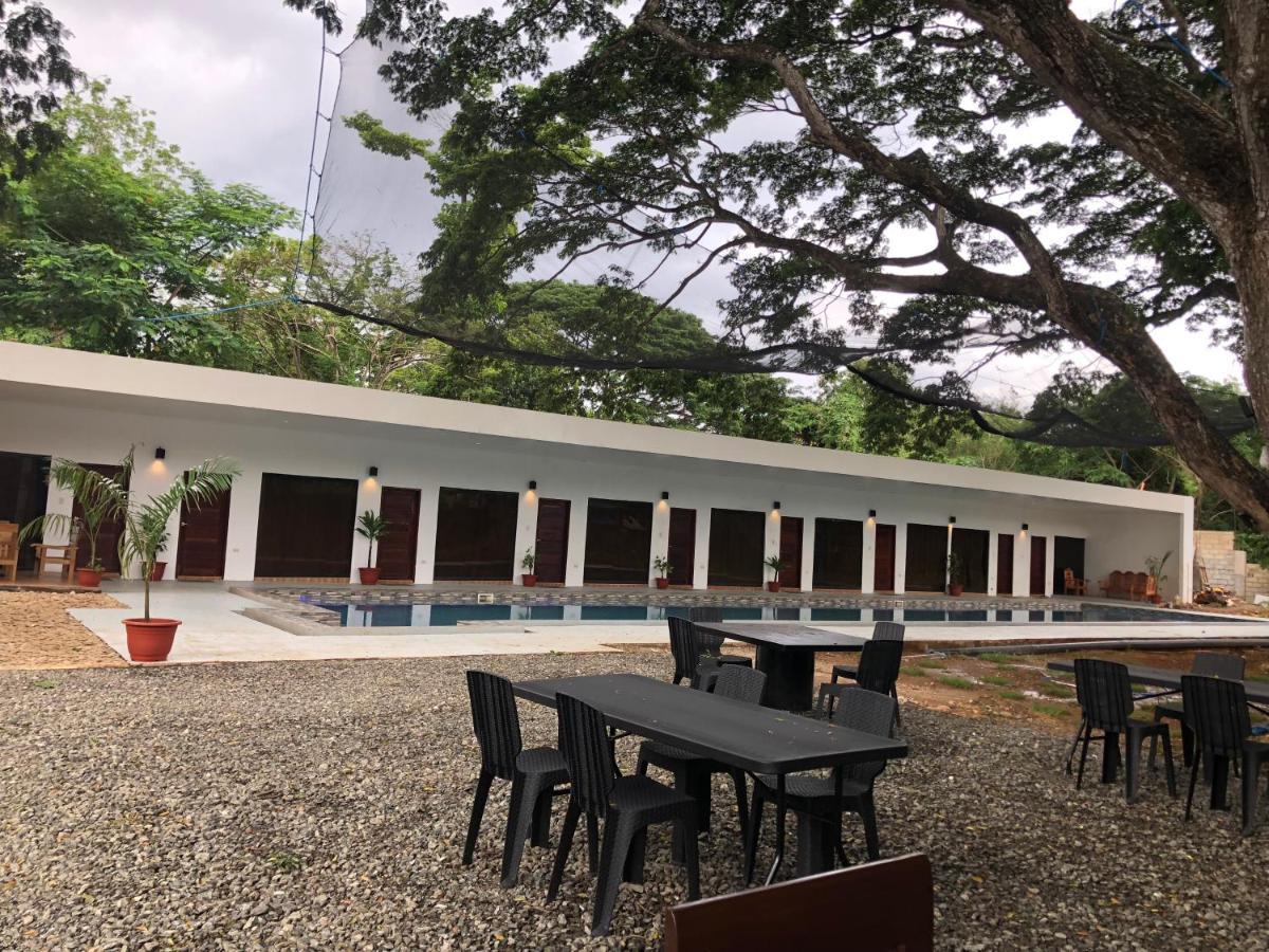 Alesseo Hostel Tiniguiban Kültér fotó