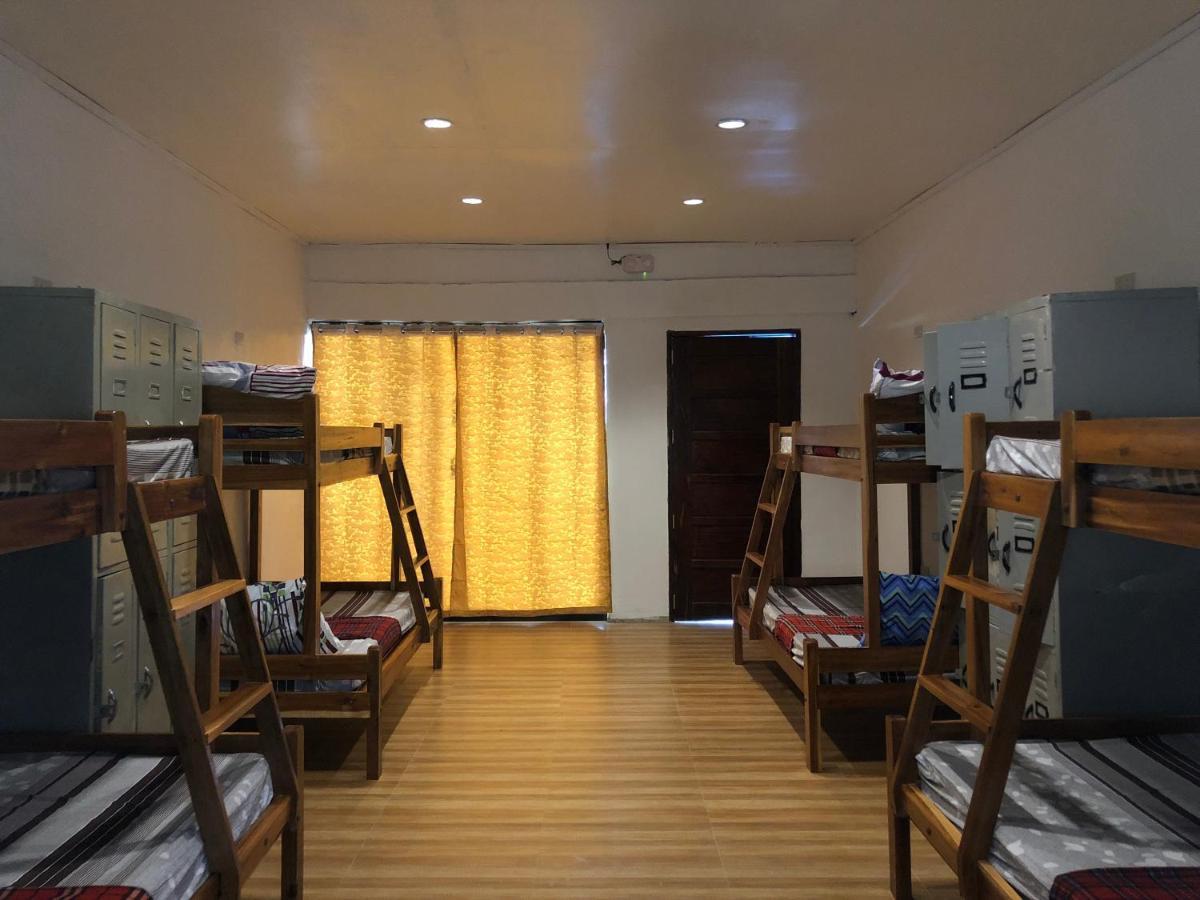 Alesseo Hostel Tiniguiban Kültér fotó