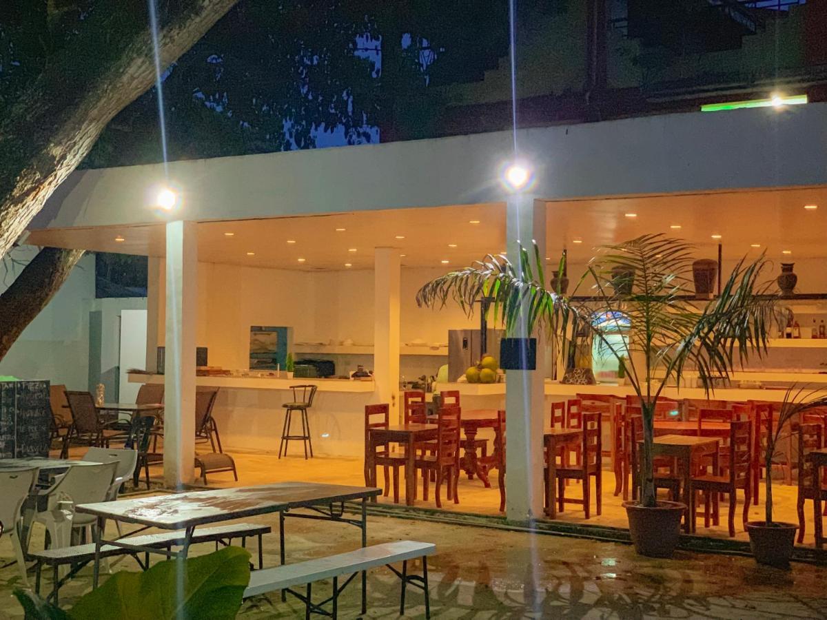 Alesseo Hostel Tiniguiban Kültér fotó