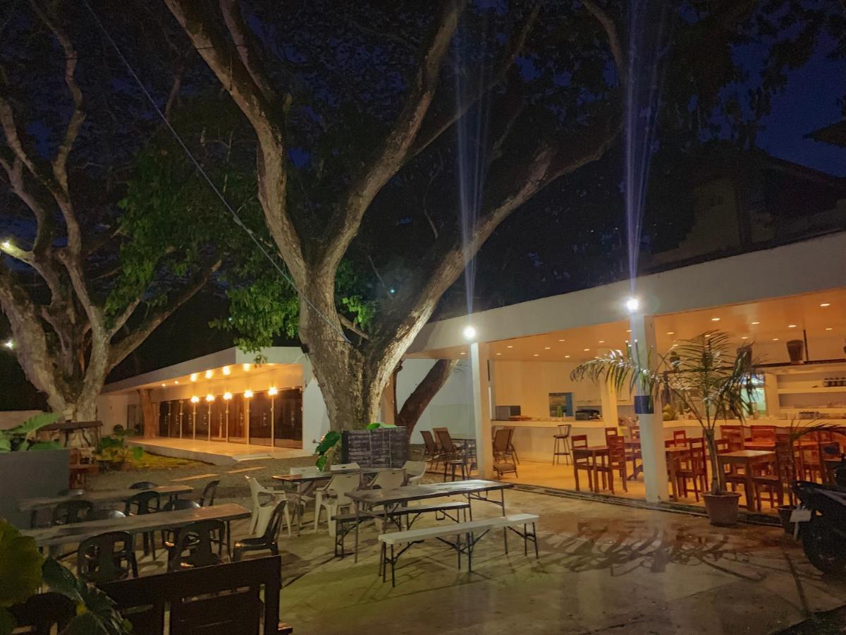 Alesseo Hostel Tiniguiban Kültér fotó