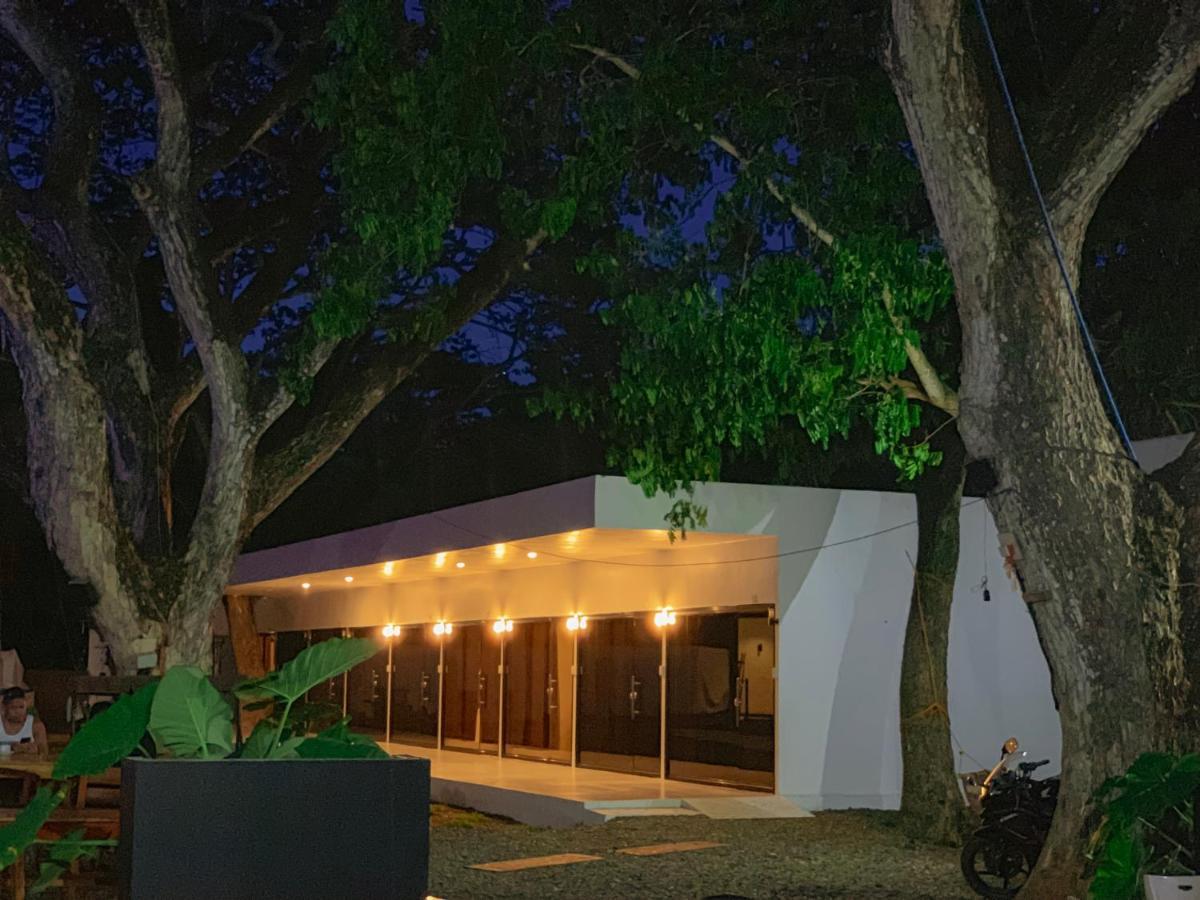 Alesseo Hostel Tiniguiban Kültér fotó